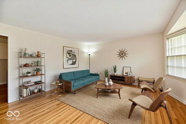 8340 Los Robles Road, Fishers, IN 46038