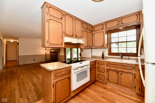 8340 Los Robles Road, Fishers, IN 46038