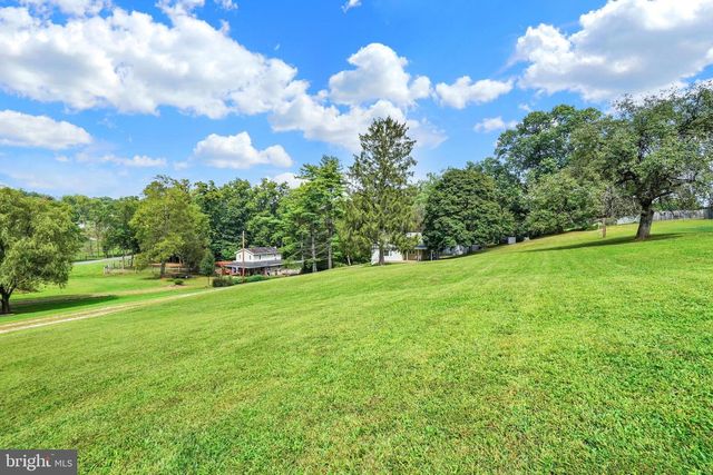 375 CLOVERLEAF RD, York, PA 17406