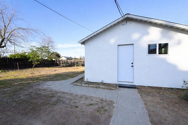 312 C St, Waterford, CA 95386