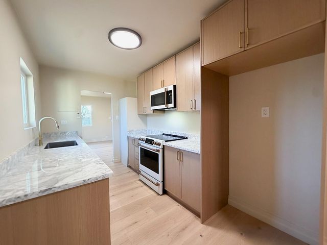 312 C St, Waterford, CA 95386