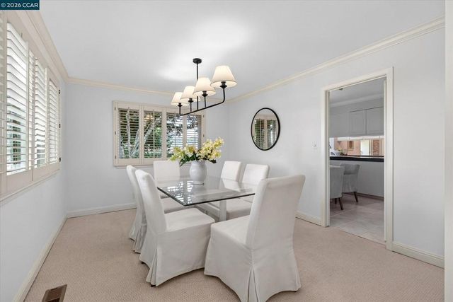 26 Ravenhill Ln, Moraga, CA 94556