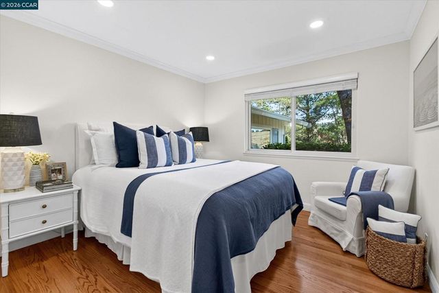 26 Ravenhill Ln, Moraga, CA 94556