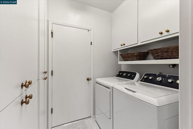 26 Ravenhill Ln, Moraga, CA 94556