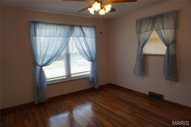 125 W Felton Avenue, St Louis, MO 63125