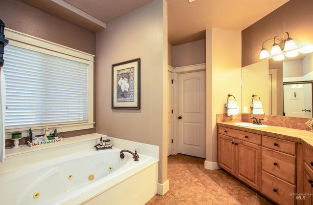 4512 N Trail Blazer, Meridian, ID 83642