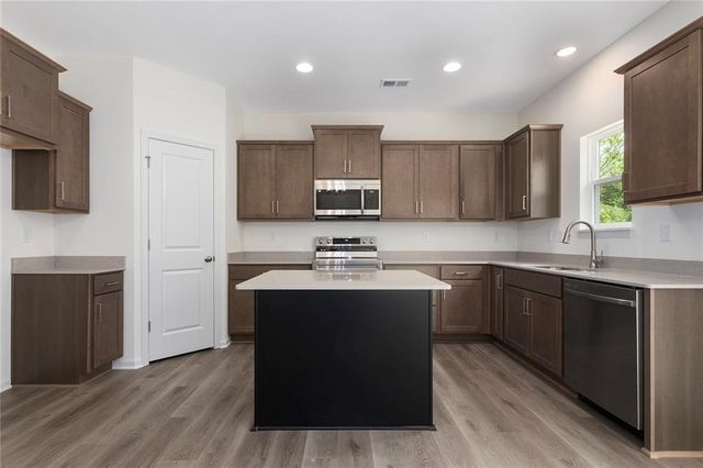530 Lemon Mint Drive, Raymore, MO 64083