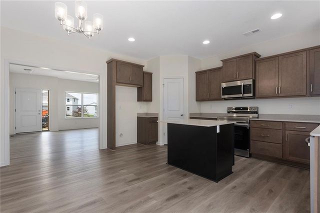 530 Lemon Mint Drive, Raymore, MO 64083