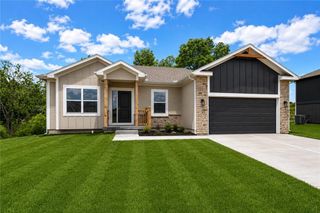 530 Lemon Mint Drive, Raymore, MO 64083