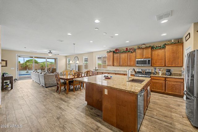 10043 W LOS GATOS Drive, Peoria, AZ 85383