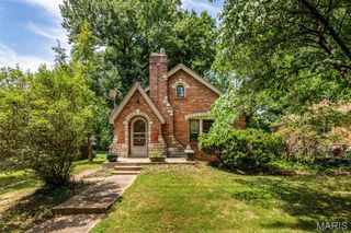 2483 Hartland Avenue, St Louis, MO 63114