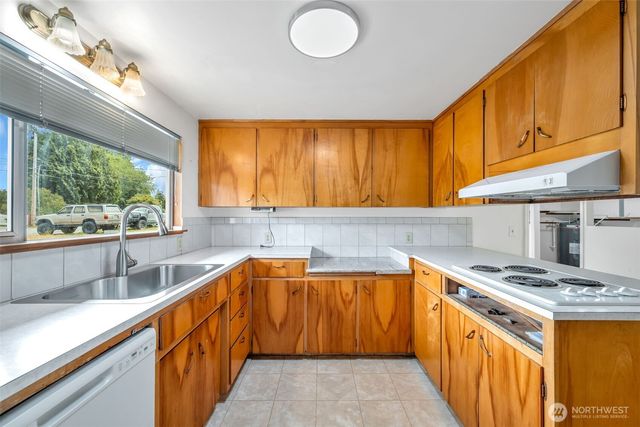 26845 15th Avenue S, Des Moines, WA 98198