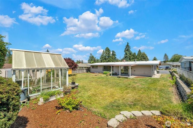 26845 15th Avenue S, Des Moines, WA 98198