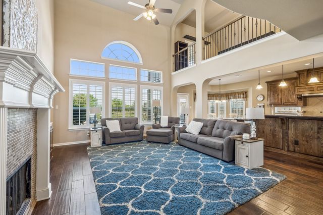 2261 Hideaway Pointe Drive, Little Elm, TX 75068