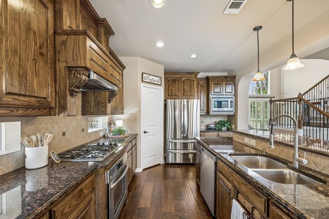 2261 Hideaway Pointe Drive, Little Elm, TX 75068