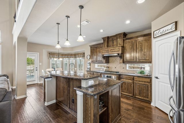 2261 Hideaway Pointe Drive, Little Elm, TX 75068
