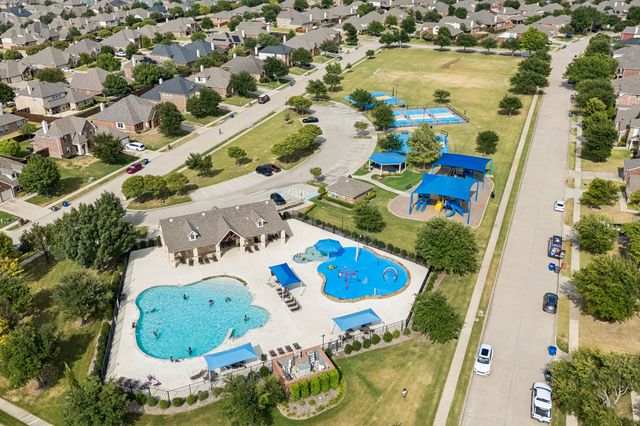 2261 Hideaway Pointe Drive, Little Elm, TX 75068
