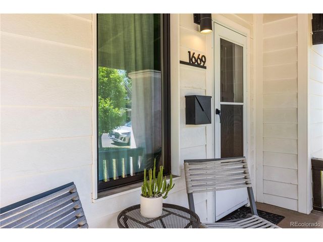 1669 Dallas St, Aurora, CO 80010