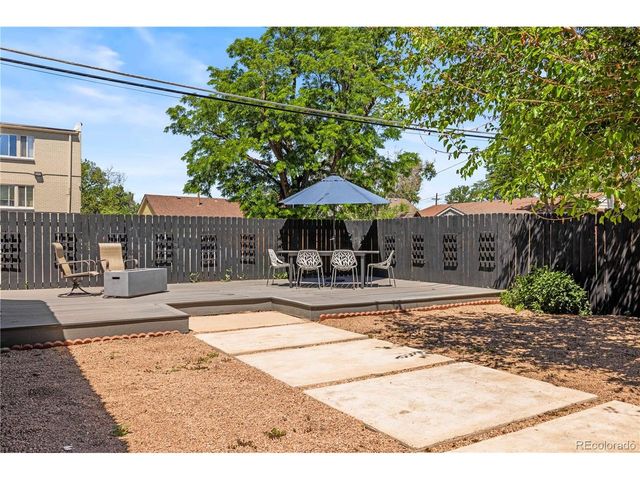 1669 Dallas St, Aurora, CO 80010