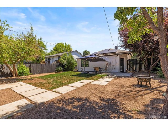 1669 Dallas St, Aurora, CO 80010