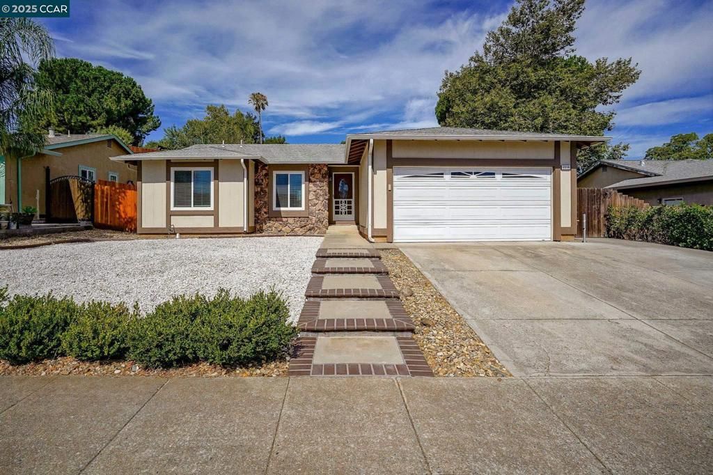 2216 Concord Drive, Pittsburg, CA 94565