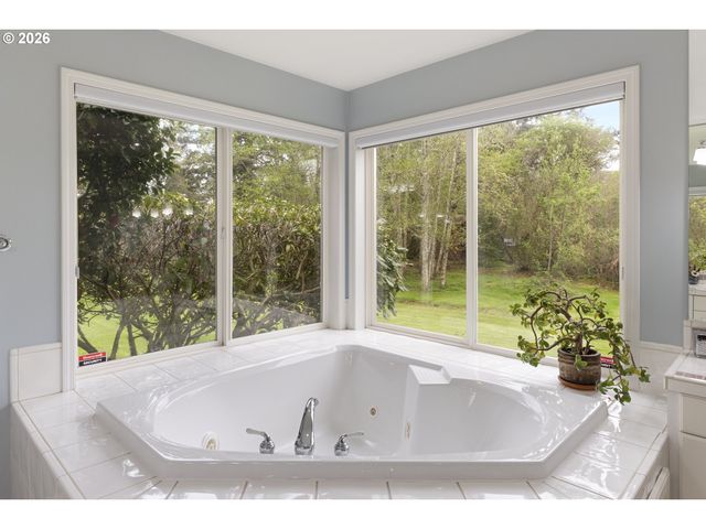 7701 Ne 211TH Ave, Vancouver, WA 98682