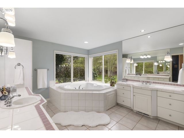 7701 Ne 211TH Ave, Vancouver, WA 98682