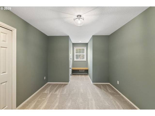 7701 Ne 211TH Ave, Vancouver, WA 98682