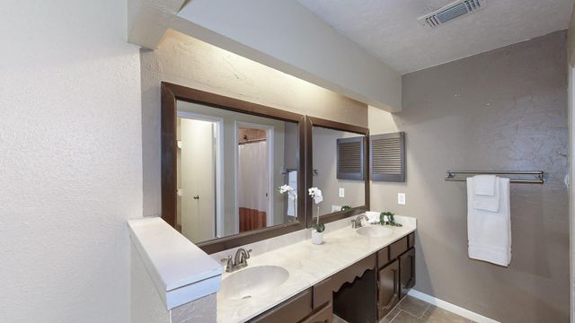 13918 Grosvenor Street, Houston, TX 77034
