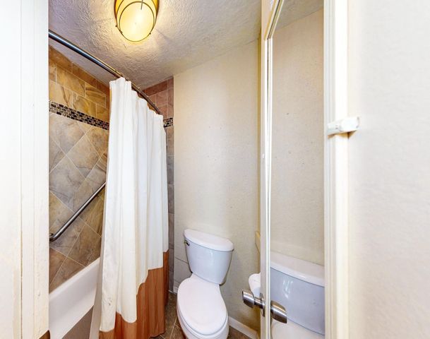 13918 Grosvenor Street, Houston, TX 77034