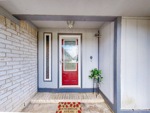 13918 Grosvenor Street, Houston, TX 77034
