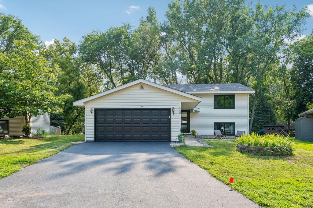15081 Summerhill Drive, Eden Prairie, MN 55346 — exterior
