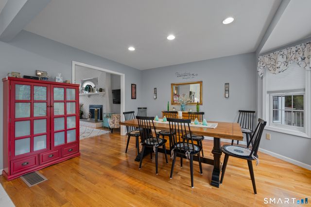 63 Woodbury Hill 63, Woodbury, CT 06798