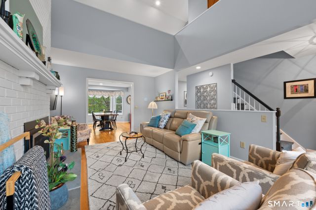 63 Woodbury Hill 63, Woodbury, CT 06798