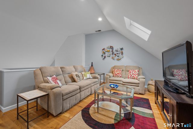 63 Woodbury Hill 63, Woodbury, CT 06798