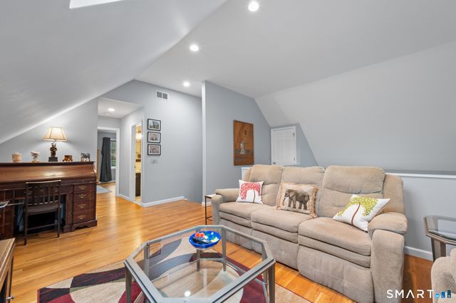63 Woodbury Hill 63, Woodbury, CT 06798