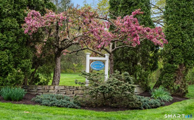 63 Woodbury Hill 63, Woodbury, CT 06798