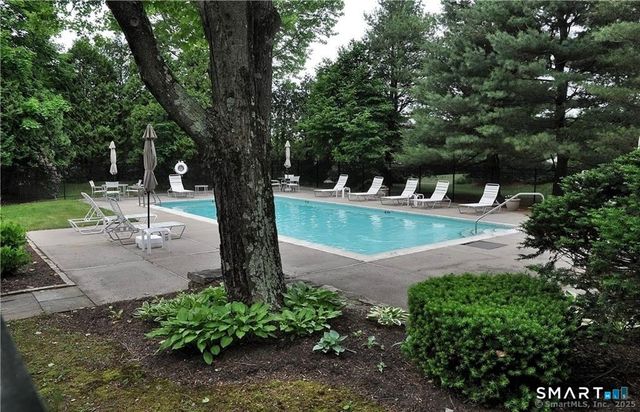 63 Woodbury Hill 63, Woodbury, CT 06798