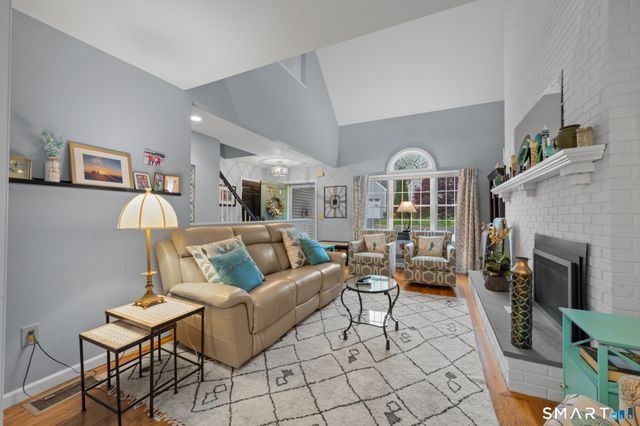 63 Woodbury Hill 63, Woodbury, CT 06798