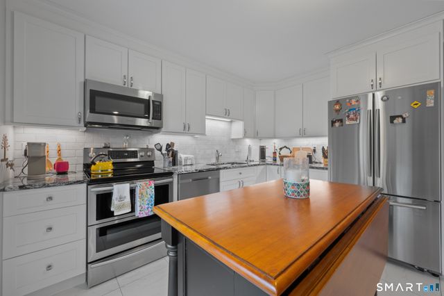 63 Woodbury Hill 63, Woodbury, CT 06798