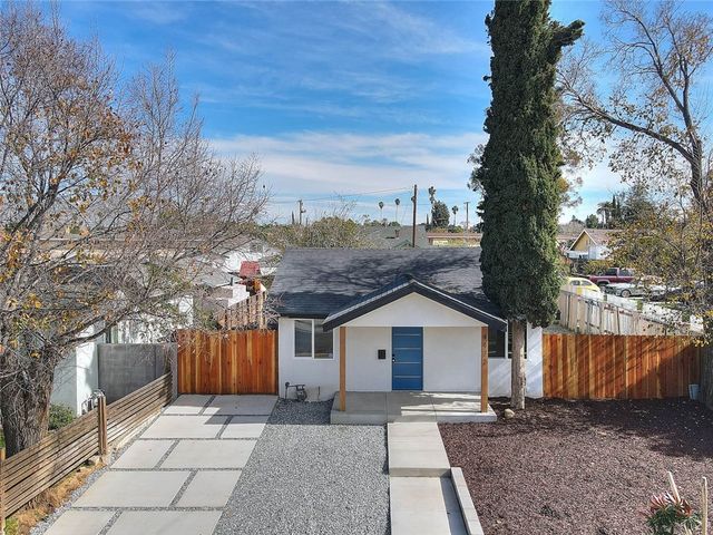 4472 Forest St., Riverside, CA 92507