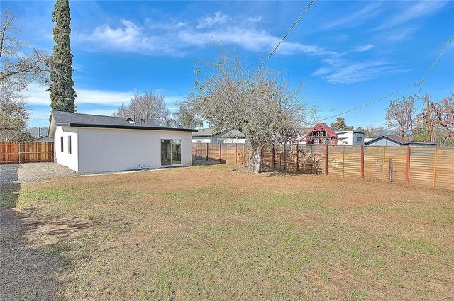 4472 Forest St., Riverside, CA 92507