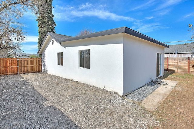 4472 Forest St., Riverside, CA 92507