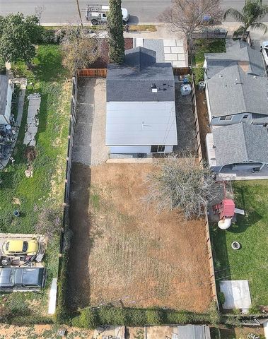 4472 Forest St., Riverside, CA 92507