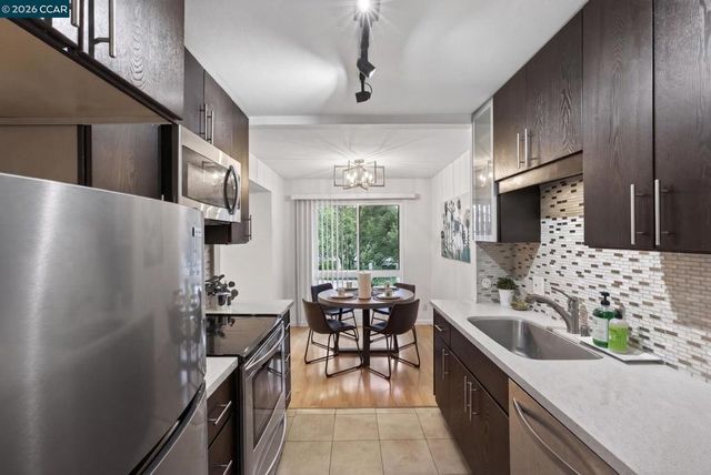 490 N Civic Dr 314, Walnut Creek, CA 94596