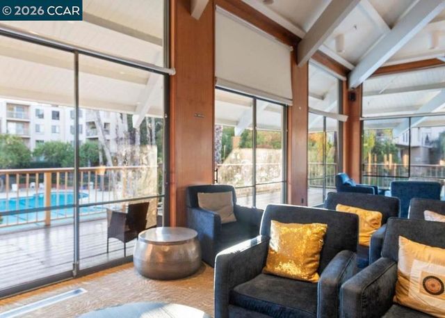 490 N Civic Dr 314, Walnut Creek, CA 94596