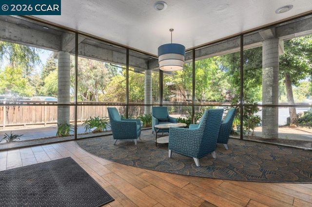 490 N Civic Dr 314, Walnut Creek, CA 94596
