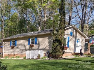 3917 22nd Street NE, Hickory, NC 28601