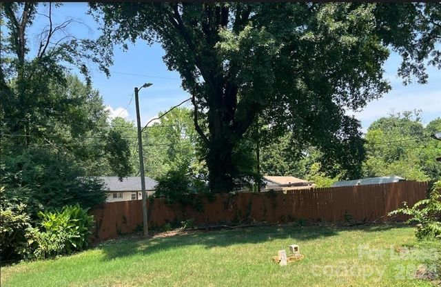 2514 Alleghany Street, Charlotte, NC 28208