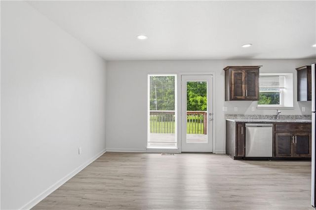 21808 Southcreek Road, Peculiar, MO 64078